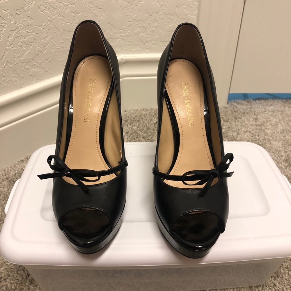 Enzo Angiolini Pumps